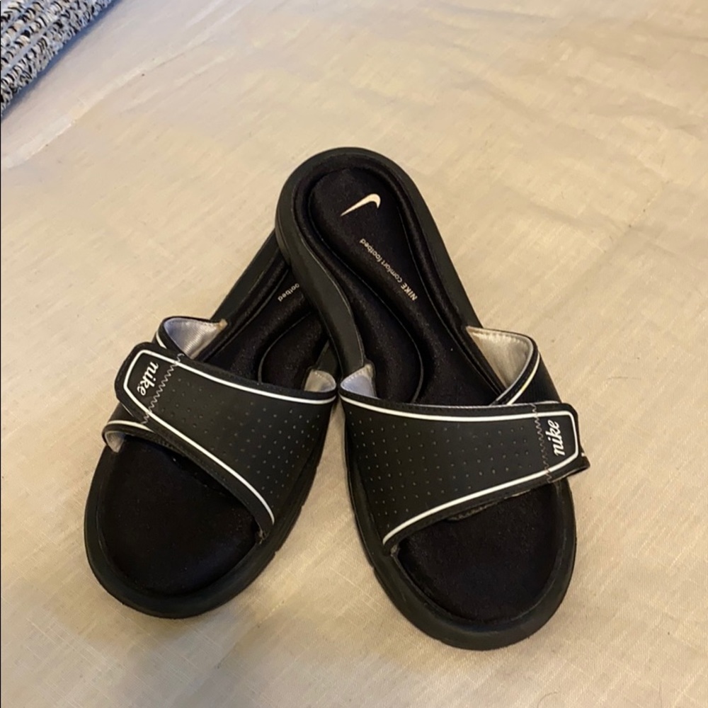 Nike slip ons